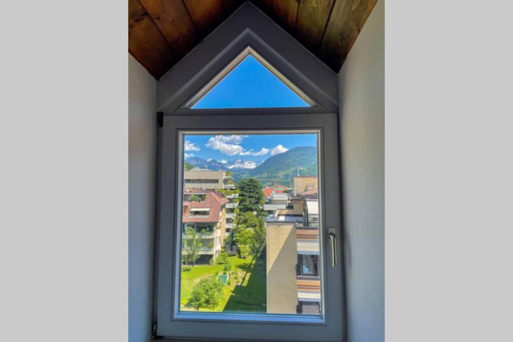 Apartment Design In The Heart Of *